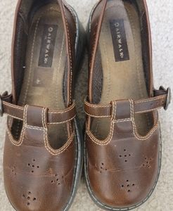 Airwalk brown maryjanes